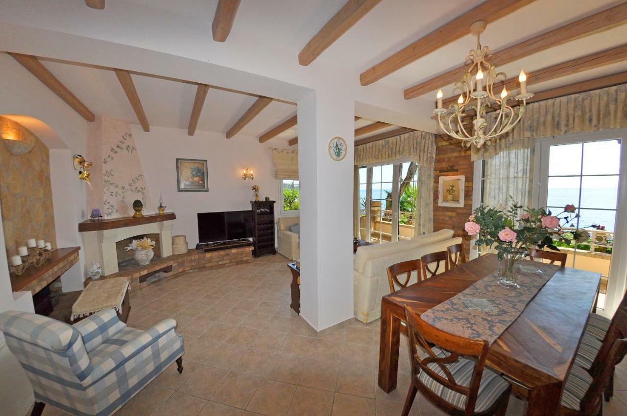 Villa Romantica Перама Екстер'єр фото